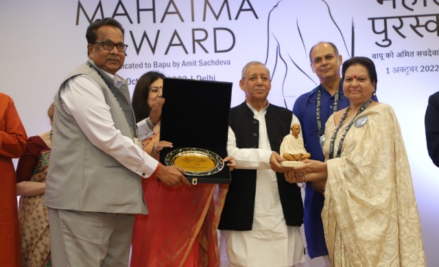 Founder and Chairman, UVCT, Dr. UNB Ro, Ph.D (IIT Delhi), IPS (Retd.)            received Mahatma Awards for Lifetime Achievement – 2022